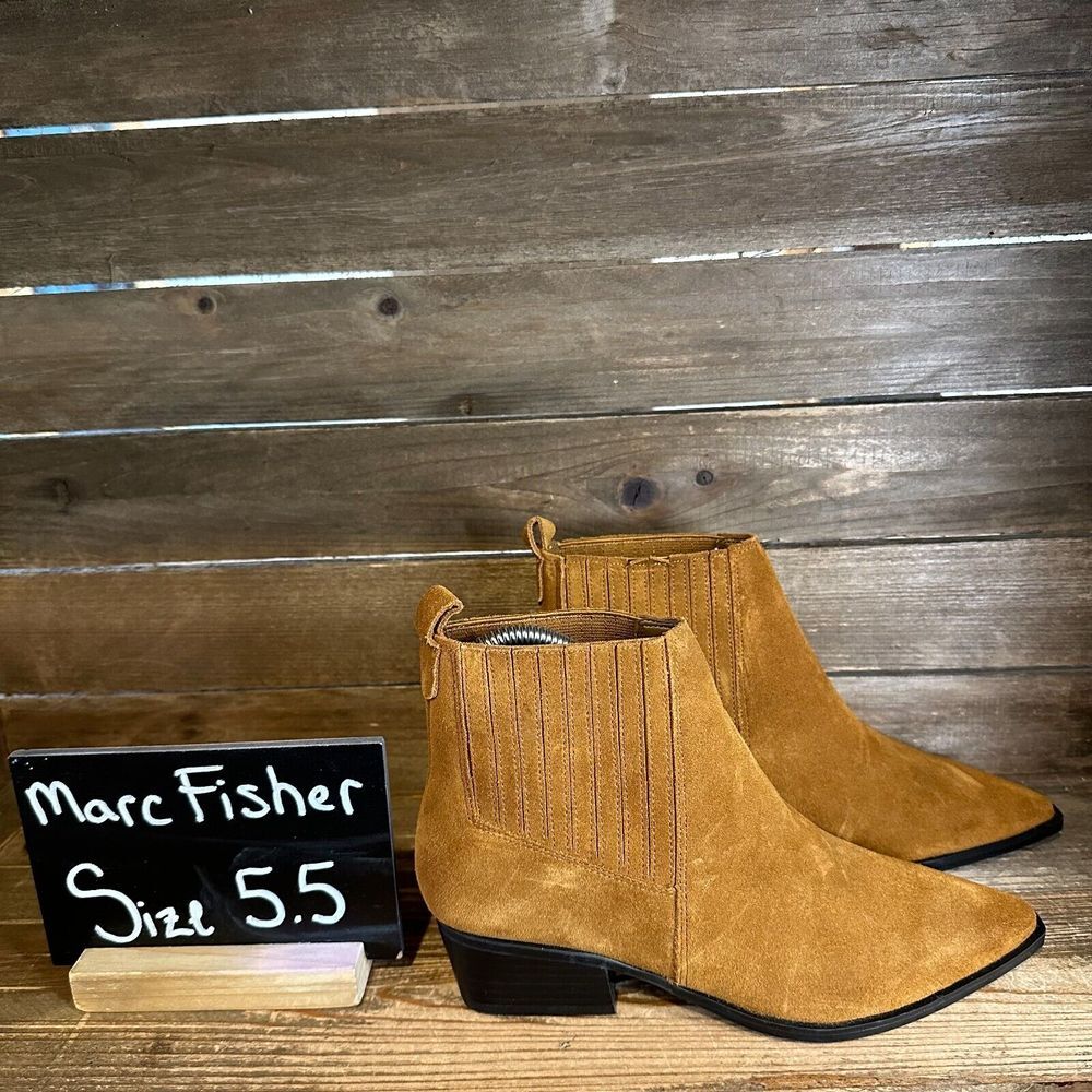 Womens Marc Fisher LTD Yarita Tan Suede Pointed Ankle Boots Booties Size 5 M GUC